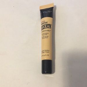 ⚡️Maybelline Master Conceal (shade light/medium)